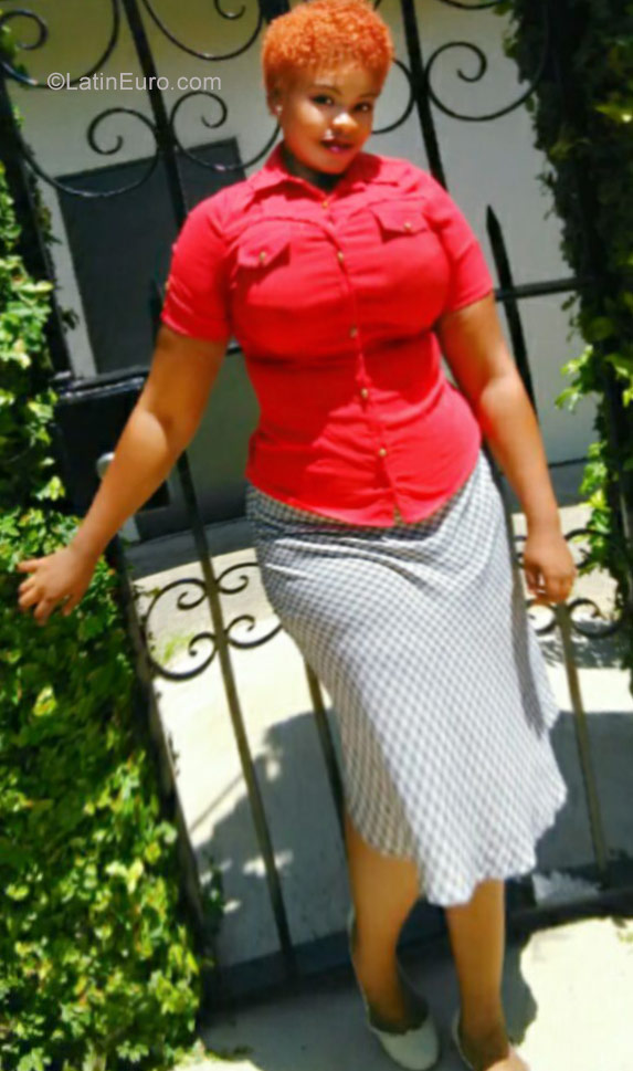 Date this good-looking Dominican Republic girl Karline from Santo Domingo DO29649