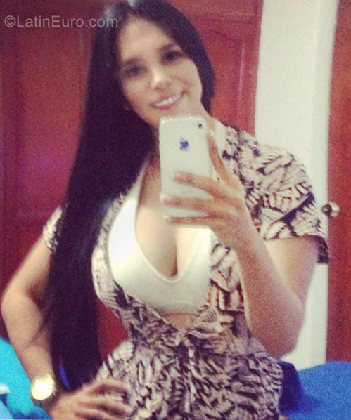 Date this exotic Colombia girl Paulina from Bogota CO21716