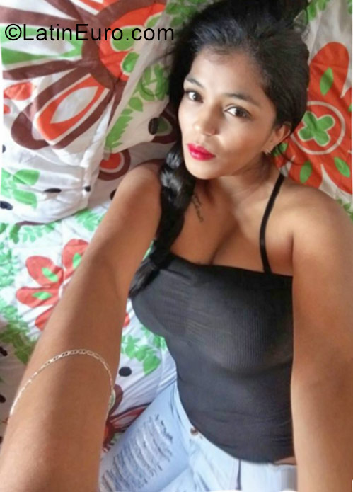 Date this athletic Colombia girl Elizabeth from Medellin CO21807