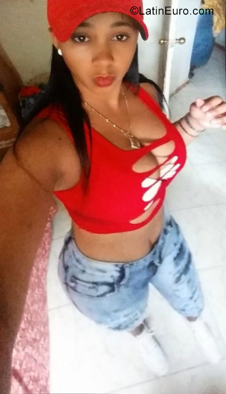 Date this sensual Dominican Republic girl Nayelin from Santo Domingo DO29339
