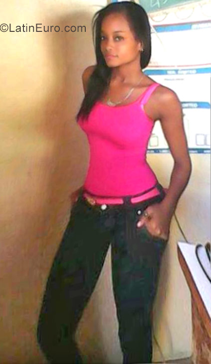 Date this lovely Dominican Republic girl Yaddy from San Cristobal DO29381