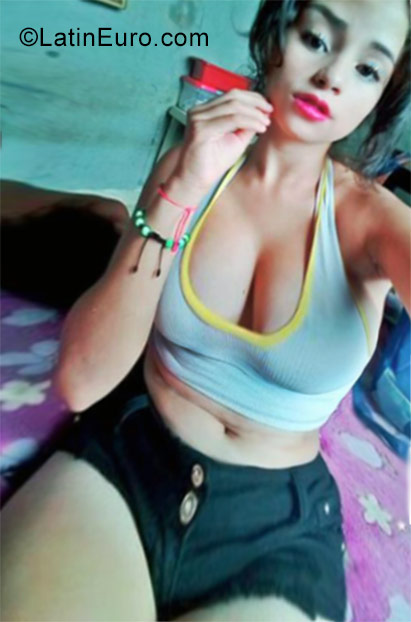Date this passionate Colombia girl Kamila from Valledupar CO21868