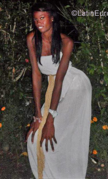 Date this young Dominican Republic girl Ermata from Santo Domingo DO29422