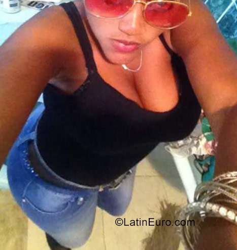 Date this georgeous Dominican Republic girl Yordania from Santo Domingo DO29613