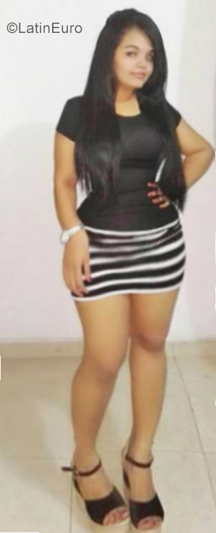 Date this georgeous Colombia girl Alison from Barranquilla CO22095