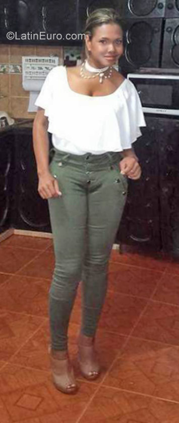 Date this pretty Colombia girl Johannita jay from San Andres Isla CO22126