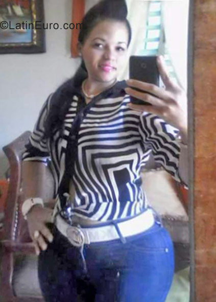 Date this passionate Dominican Republic girl Karina from Santo Domingo DO29937