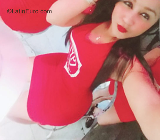 Date this passionate Dominican Republic girl Yulissa from Santiago DO30001