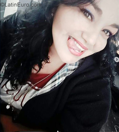 Date this nice looking Colombia girl Diana from Bogota CO22290