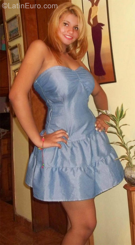 Date this stunning Venezuela girl Kari from Valencia VE936