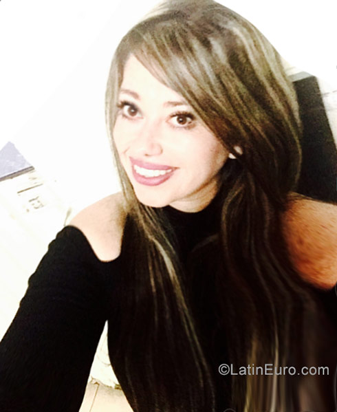 Date this lovely Colombia girl Diana from Bogota CO22577