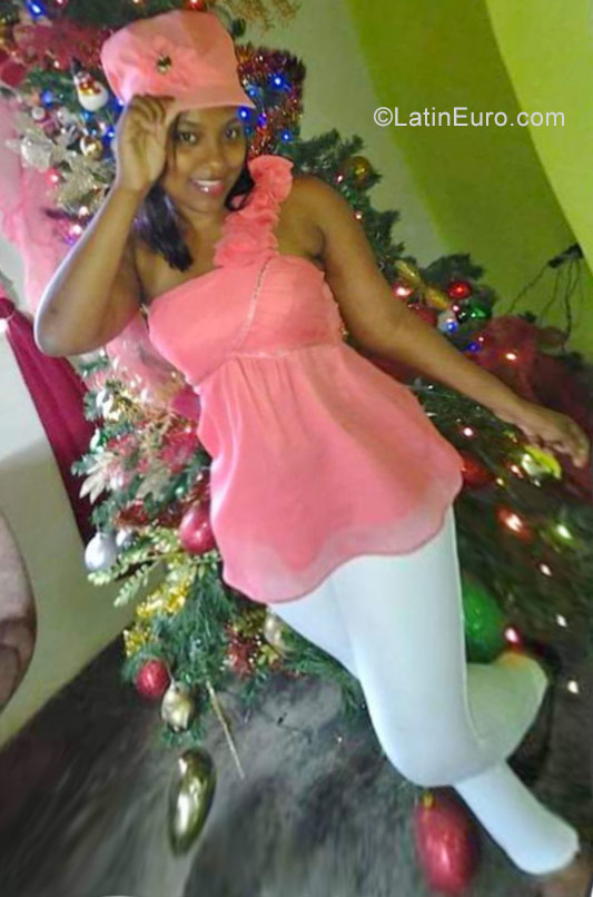Date this pretty Dominican Republic girl Aurelia from Santiago DO30797