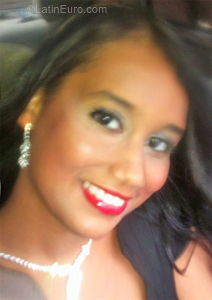Date this young Dominican Republic girl Madde from Santo Domingo DO30824