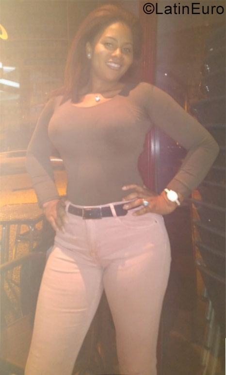Date this charming Dominican Republic girl Latina from Santo Domingo DO30833