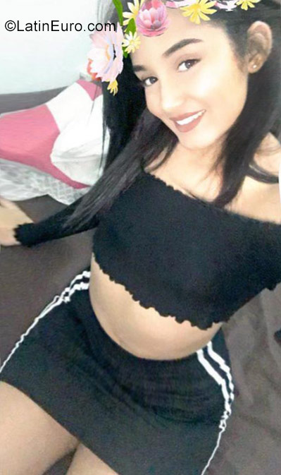 Date this young Dominican Republic girl Nicole from Santo Doming DO31466