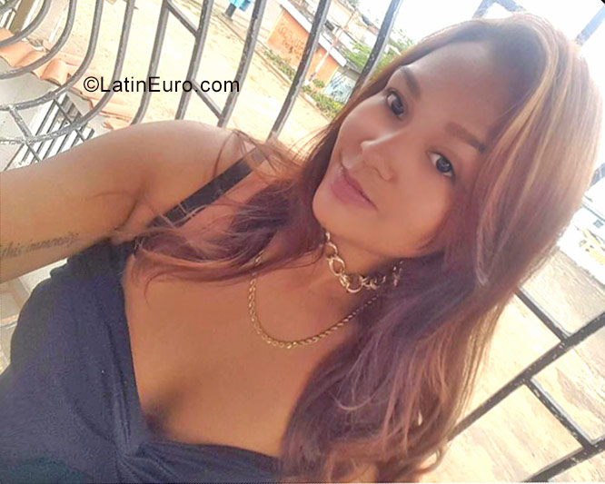 Date this good-looking Venezuela girl Cris from Ciudad Guayana VE1319