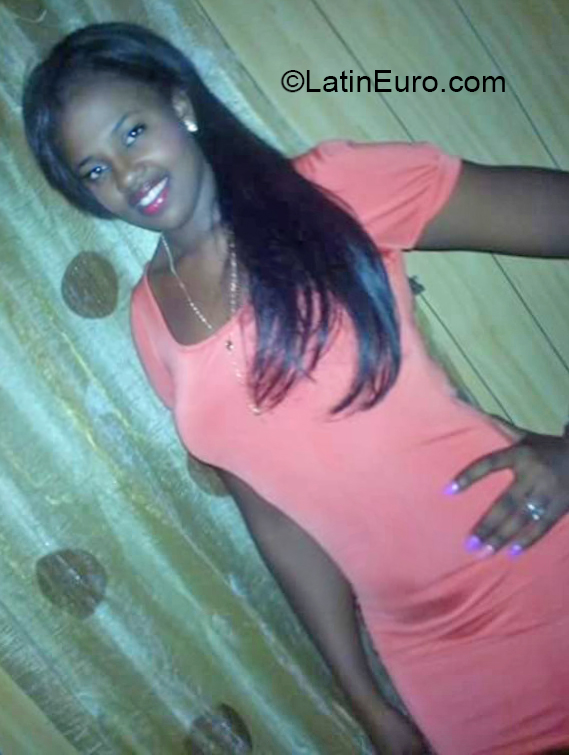 Date this georgeous Dominican Republic girl Andrea ramirez from Santo Domingo DO41039