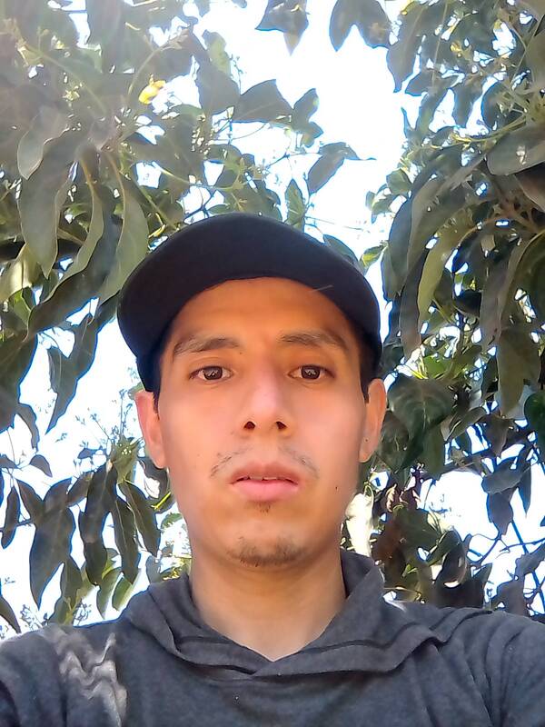 Date this nice looking Peru man Wich from Chiclayo PE1822