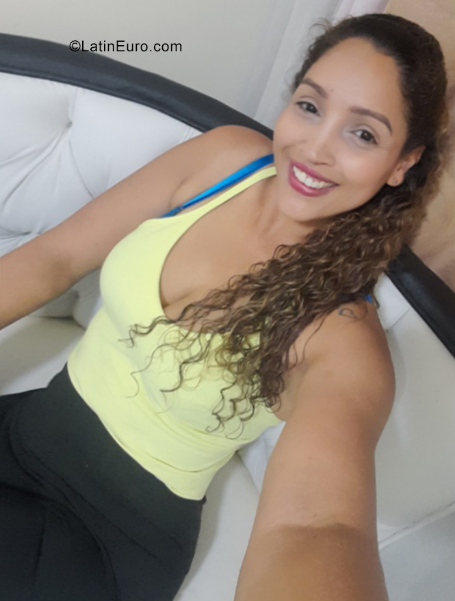 Date this charming Colombia girl Maribel from Medellin CO31695