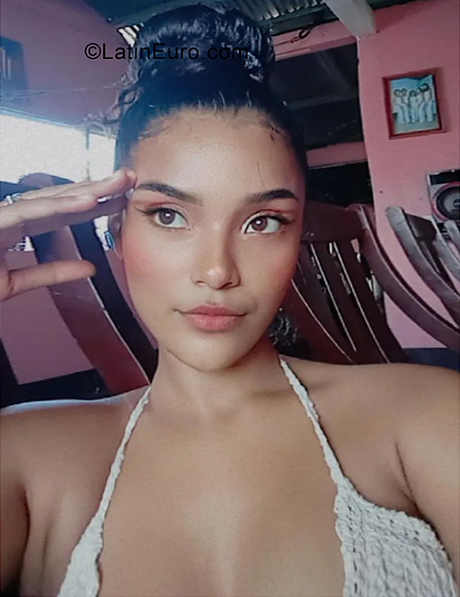 Date this exotic Nicaragua girl Leslie from Managua NI294