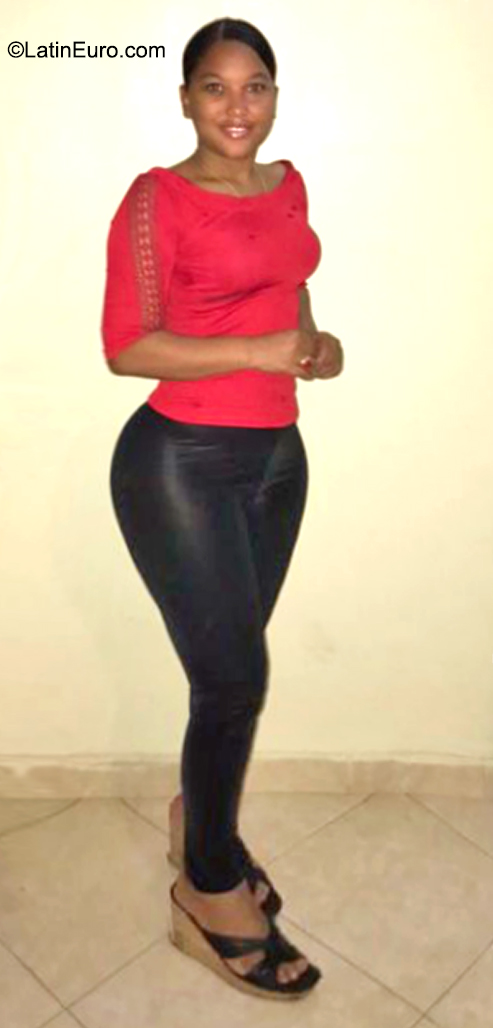 Date this georgeous Dominican Republic girl Yaniris from Santiago DO40845
