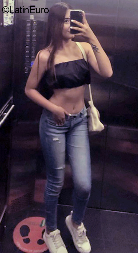 Date this fun Colombia girl Nicol from Ibague CO31922