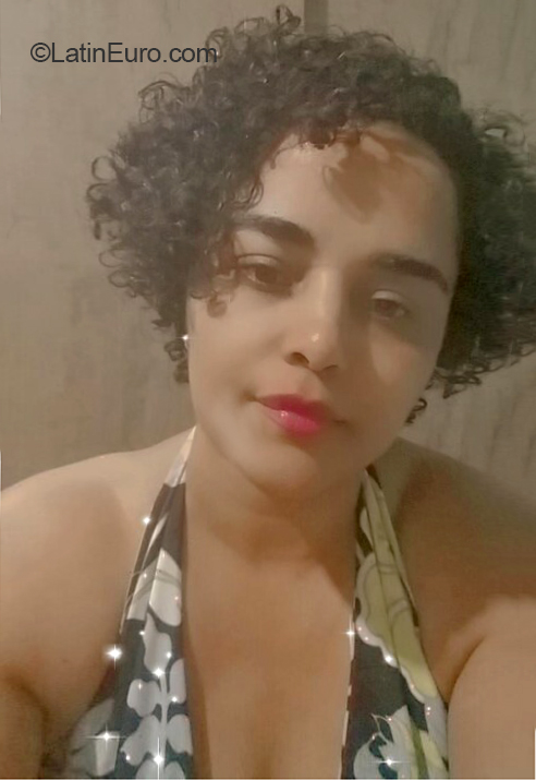 Date this georgeous Brazil girl Vitoria from Belo Horizonte BR12129