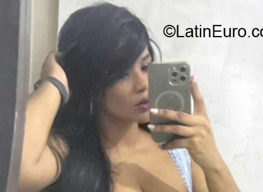 Date this good-looking Dominican Republic girl Fanny from Santo Domingo DO41083