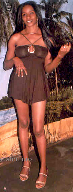 Date this sensual Any Country girl Aicha from  A9681