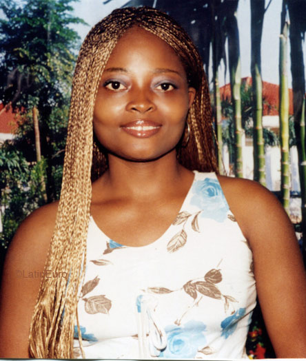 Date this cute Cameroon girl Suzanne- from Yaounde A9703