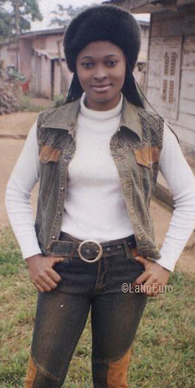 Date this young Any Country girl Elton from  A9743