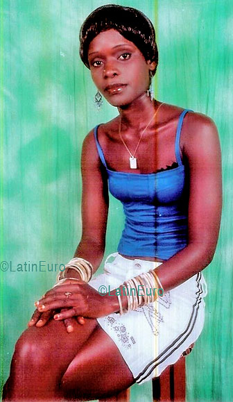 Date this voluptuous Faso girl Fati from  A9757