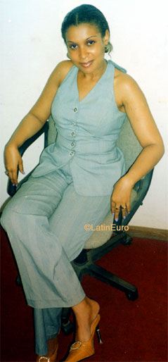 Date this lovely Cameroon girl Vanessa from Yaounde A9973