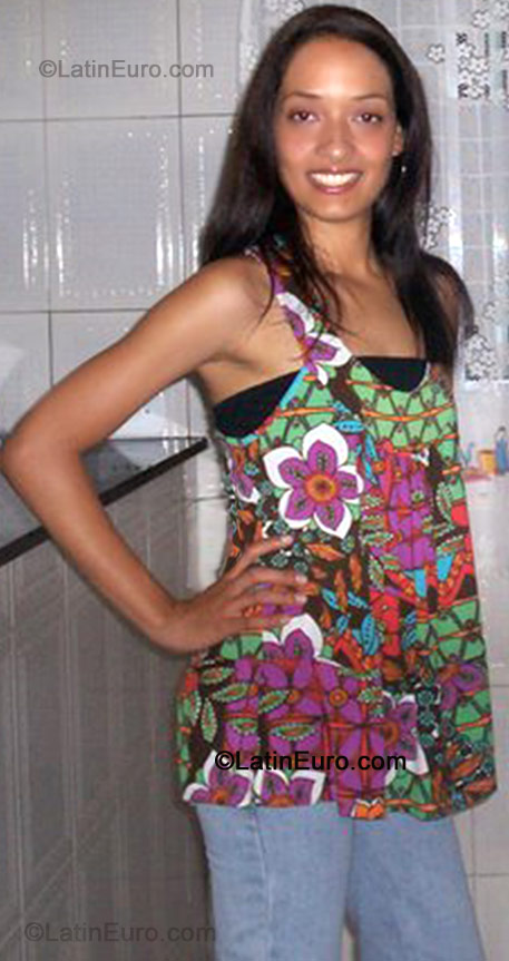 Date this lovely Brazil girl Fernanda- from Sao Paulo B-124