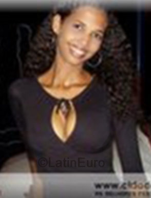 Date this voluptuous Brazil girl Viviane from Cuiaba B-232