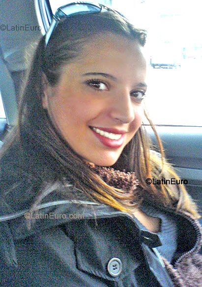 Date this hard body Brazil girl Maressa from Santos B-247