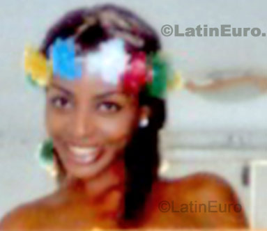 Date this nice looking Brazil girl Krrikra from Salvador B-254