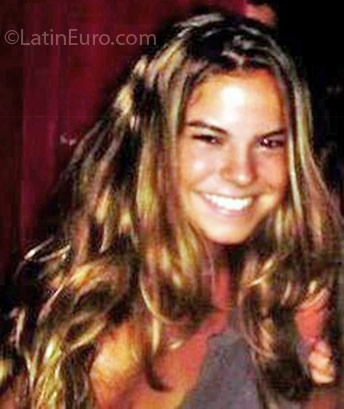 Date this athletic Brazil girl Ana from Sao Paulo B-268