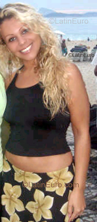 Date this passionate Brazil girl Andreza from  B-272