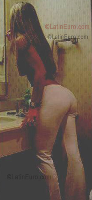 Date this nice looking Brazil girl Natany from Goiania B-74