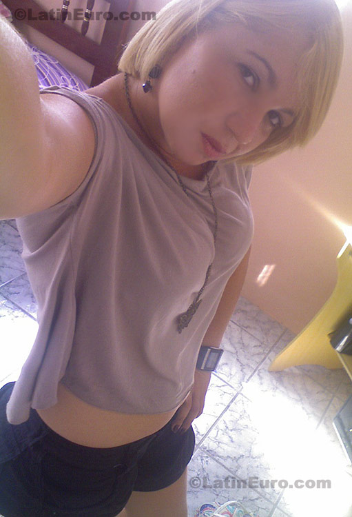 Date this georgeous Brazil girl Rejane from Recife B-85