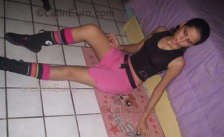 Date this gorgeous Brazil girl Dandara from Teresina B1003