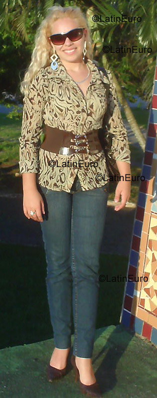 Date this sultry Brazil girl Lilian-Bra from Criciuma B1016