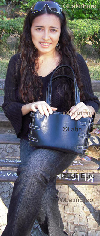 Date this voluptuous Brazil girl Monica from Uba B1021