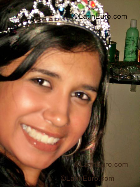 Date this charming Brazil girl Natalia from Petropolis B1024