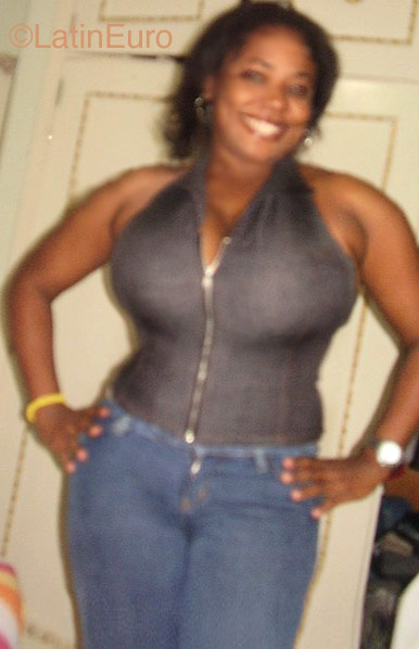 Date this nice looking Brazil girl Tereza from Sao Paulo B1048