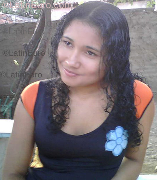 Date this beautiful Brazil girl Neidianne from Teresina B1112