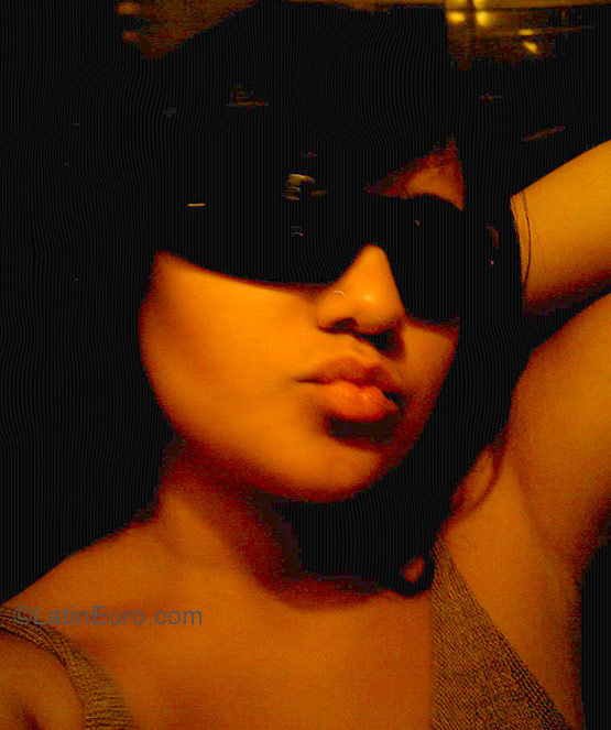 Date this athletic Brazil girl Caroline from Sao Paulo B1145