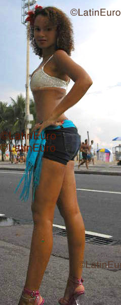 Date this exotic Brazil girl Fernanda from Rio De Janeiro B1152