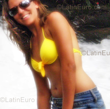 Date this voluptuous Brazil girl Glauce from Primavera Do Leste B1182